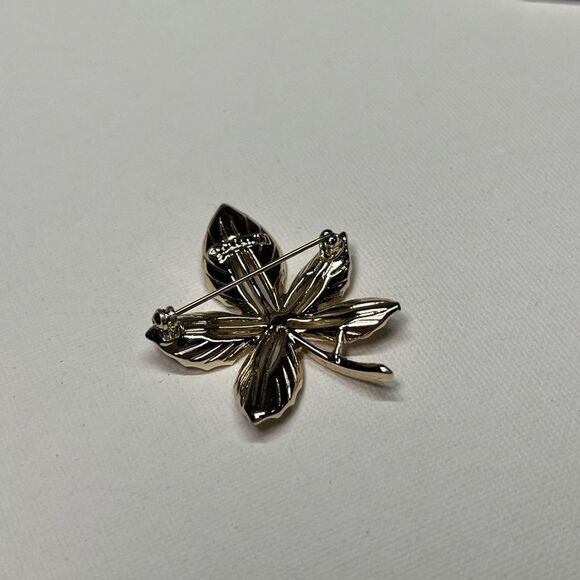 Vintage Sarah Coventry Signed Gold Tone Maple Leaf Brooch - Picture 4 of 6